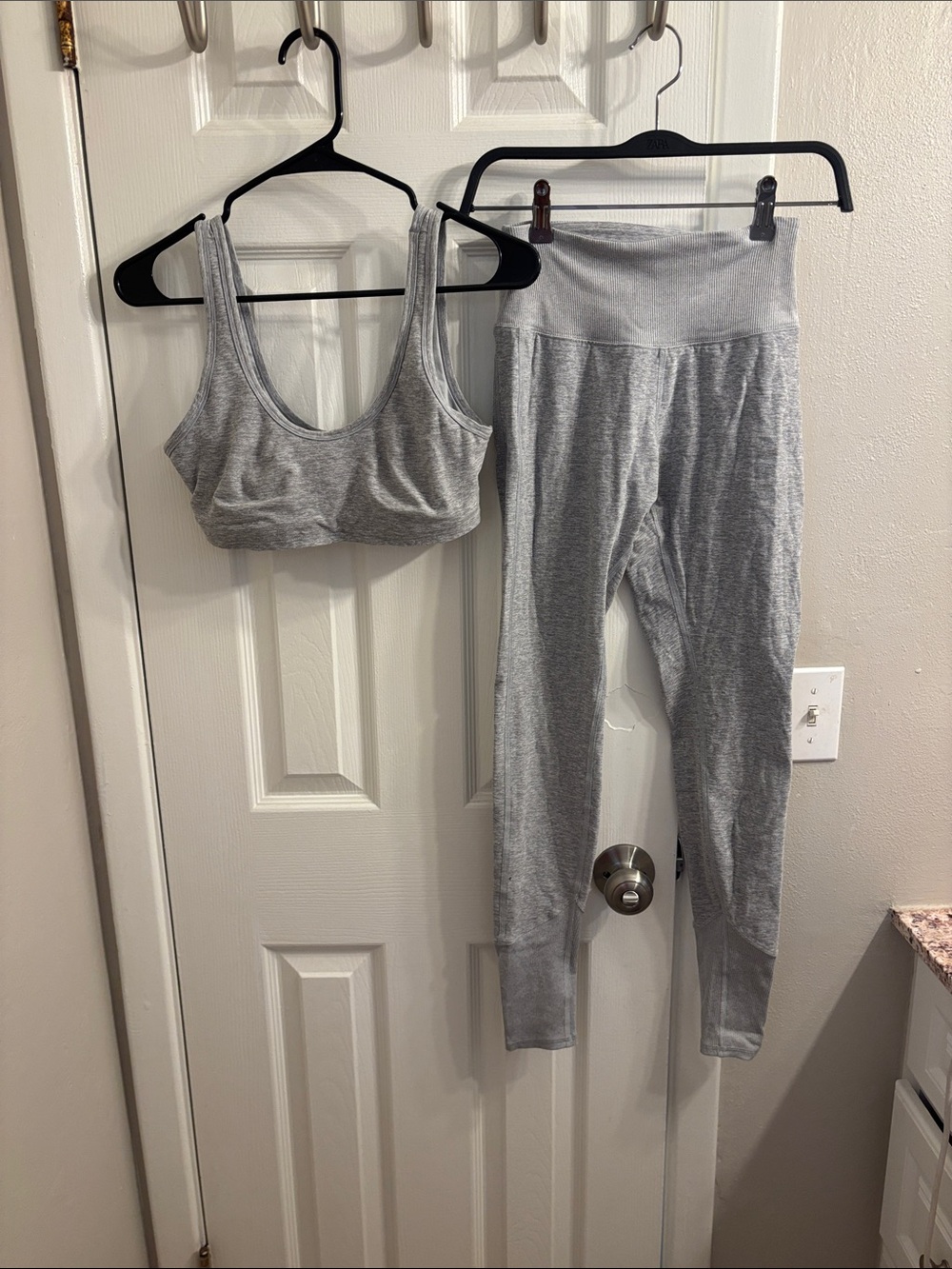ALO Yoga Gray Seamless Sports Bra & High-Waist Leggings Set